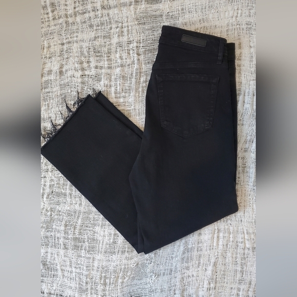💚5/$25 Social Standard Sanctuary Black High Rise Crop Straight Jeans Size 4 - Picture 3 of 12